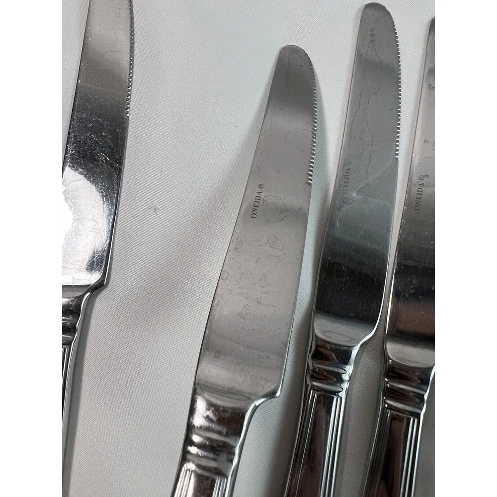 Oneida Stainless‎ 9” Dinner Knives Set Of 4
